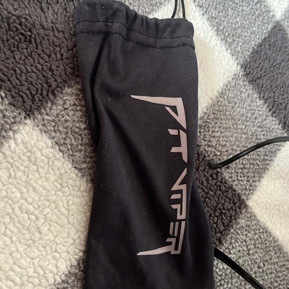 doesn’t fit and is basically new - Picture 5 of 8